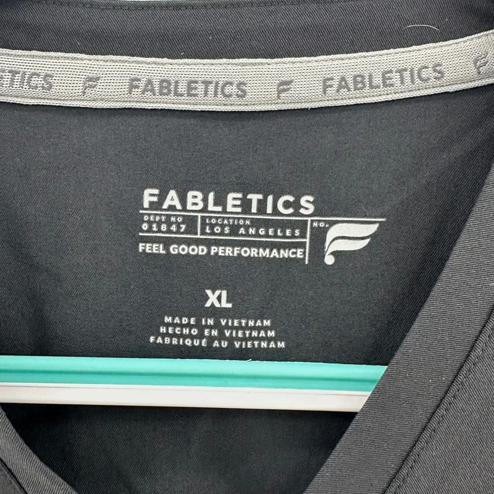 Fabletics XL Black V Neck Scrub Top Feel‎ Good Performance Short Sleeve Pocket